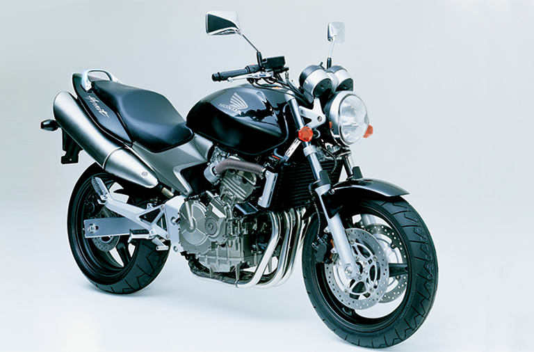  Honda Hornet retorna ainda mais potente em 2023