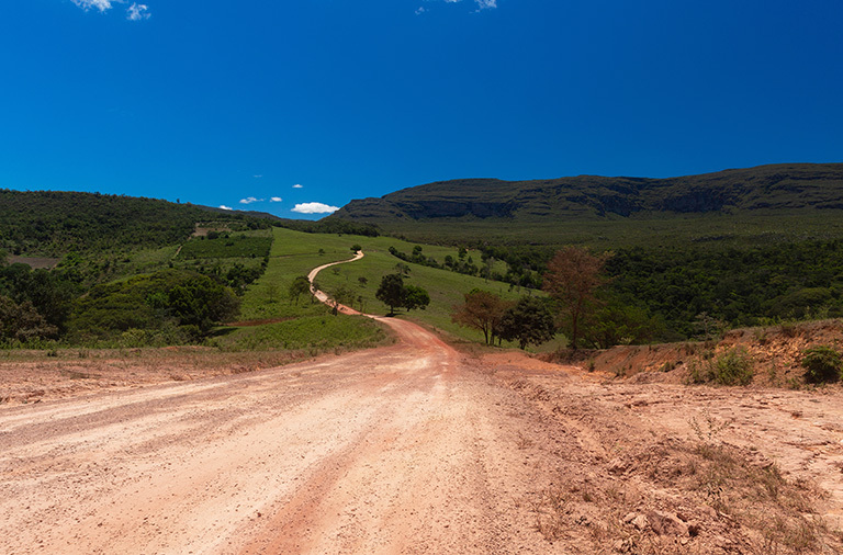  Destino verão: as melhores trilhas para explorar o Nordeste sobre duas rodas