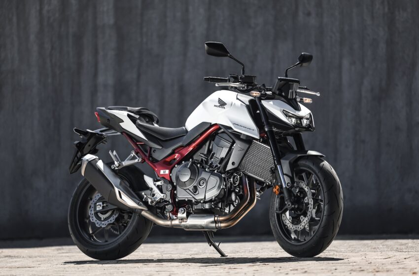  Honda CB750 Hornet 2026 resgata o DNA esportivo do modelo